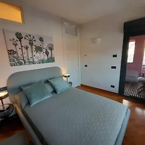  Appartamento Bilocale Vista Mare Con Terrazzo-porto Antico- Parcheggio Scontato