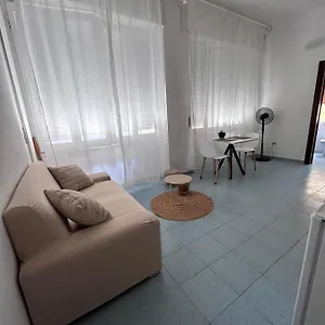 filipps-apartment.hotelsalgherosardinia.com/
